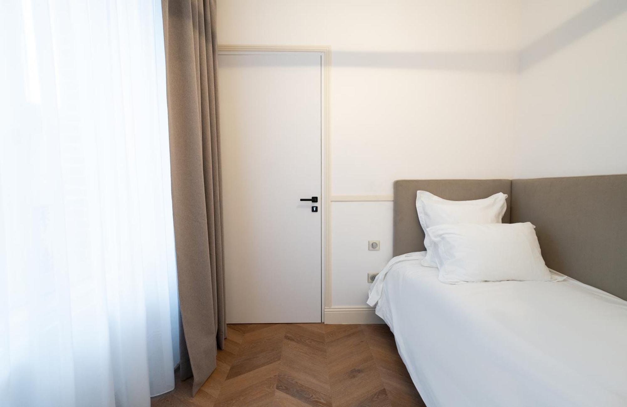Hotel Margaux Epernay Bagian luar foto